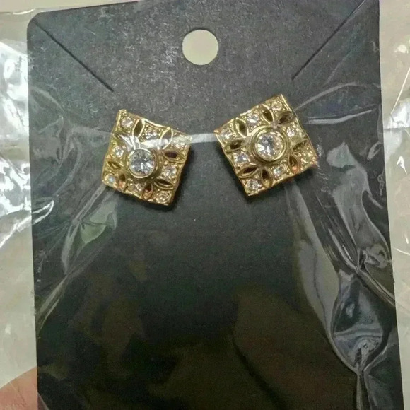 Vintage goldtone with rhinestone gems  earrings - Picture 2 of 7